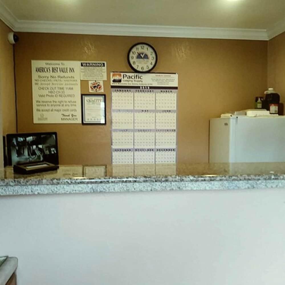 Motel Sealamp