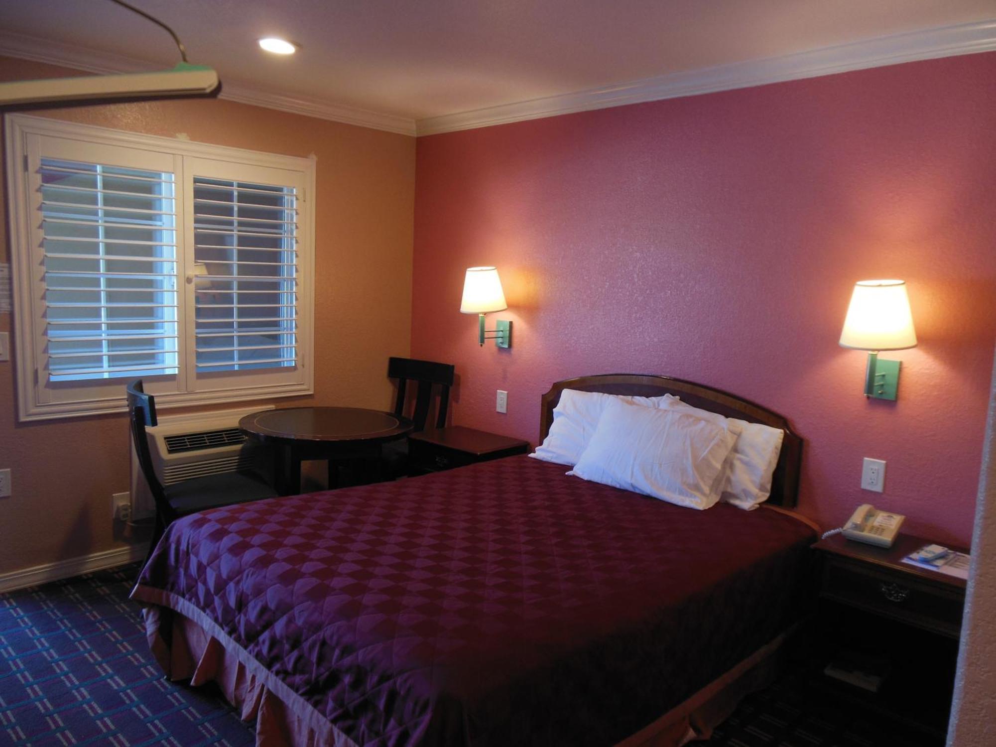 Sealamp Motel 2*