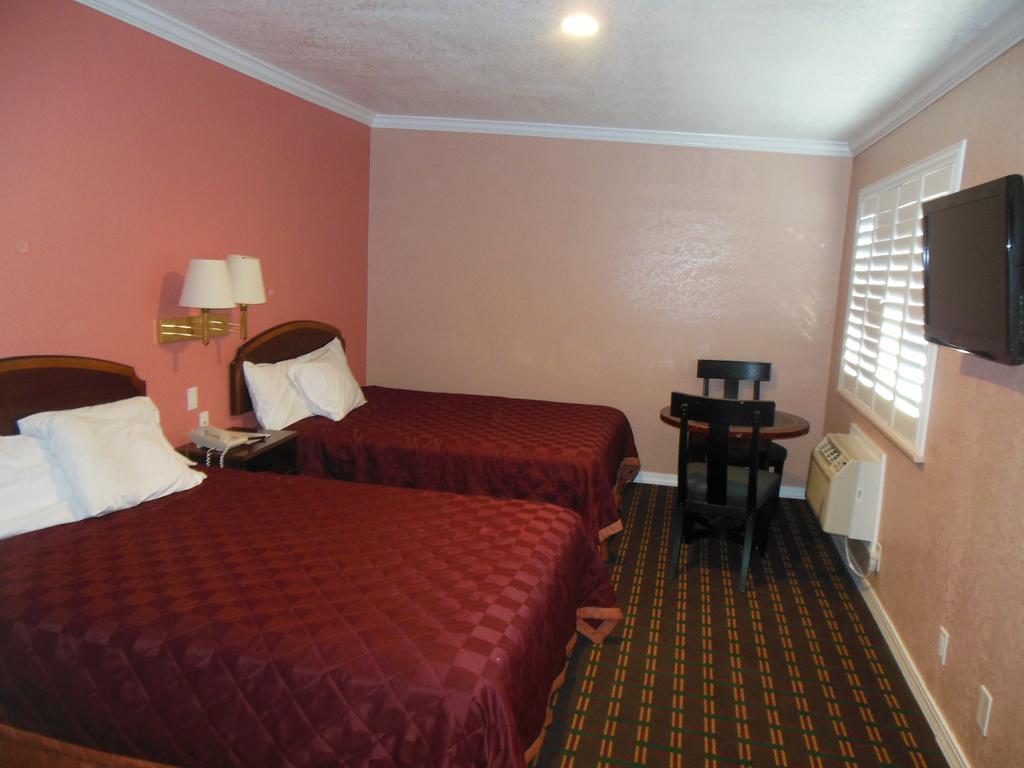 Motel Sealamp 2*